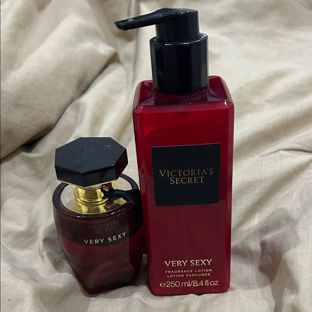 Victoria's Secret Very Sexy Red & Black Fragrance Set